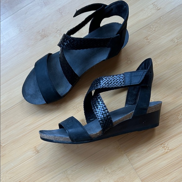 Naot Black Strappy Wedge Sandals EU 41 / 9.5-10 - Picture 4 of 10